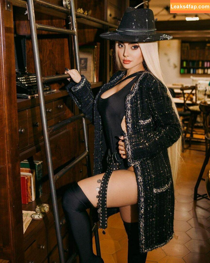 Nyvi Estephan / Discussão / nyviestephan слитое фото фото #0102