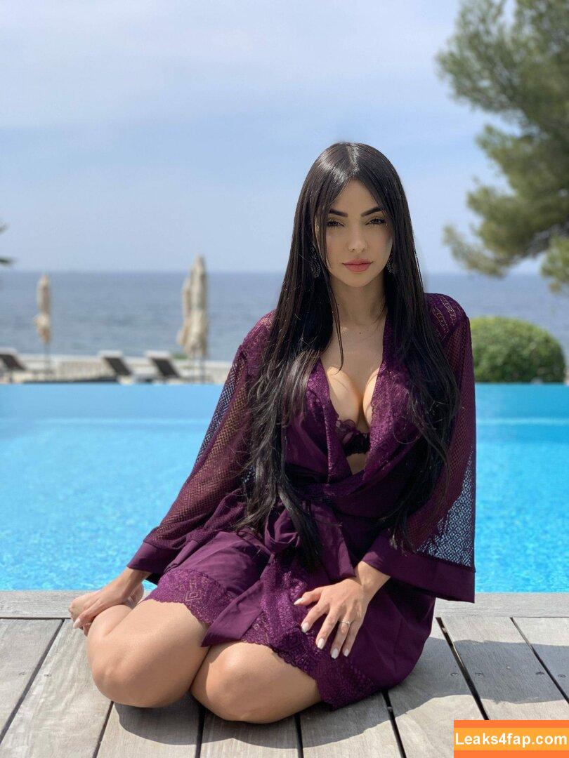 Nyvi Estephan / Discussão / nyviestephan слитое фото фото #0119