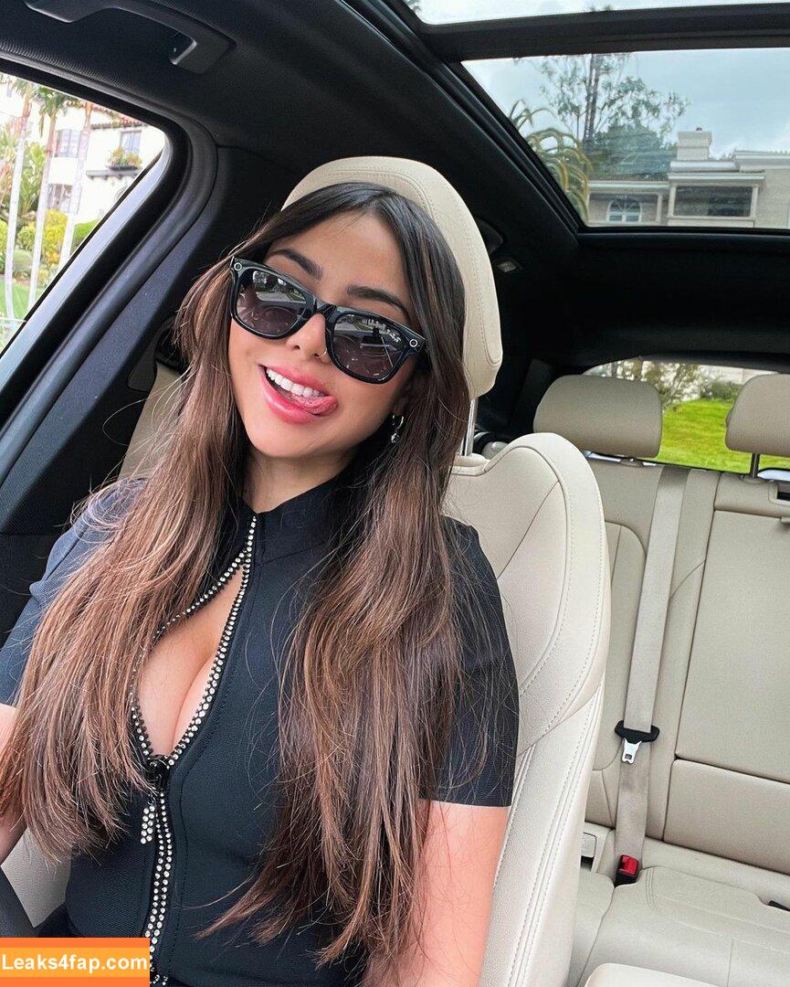 Nyvi Estephan / Discussão / nyviestephan leaked photo photo #0295