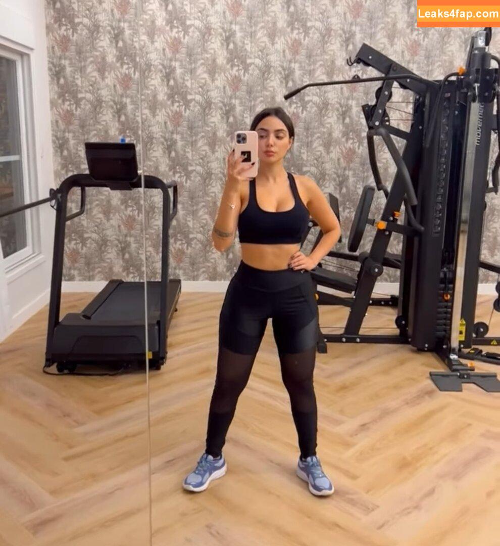 Nyvi Estephan / Discussão / nyviestephan слитое фото фото #0318