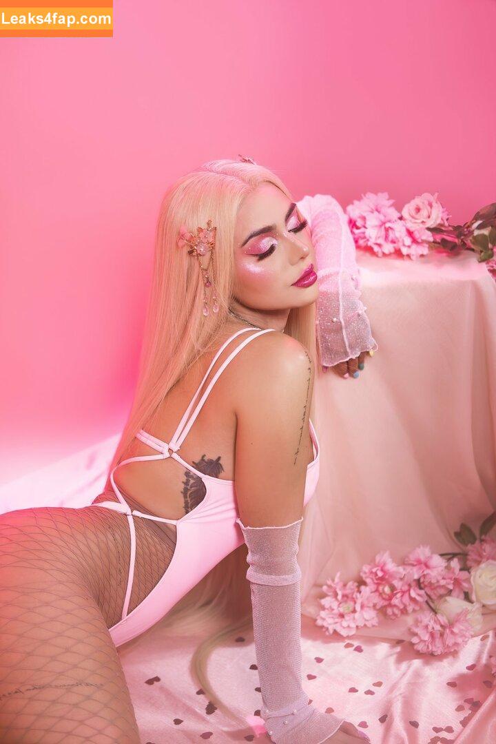 Nyvi Estephan / Discussão / nyviestephan leaked photo photo #0484