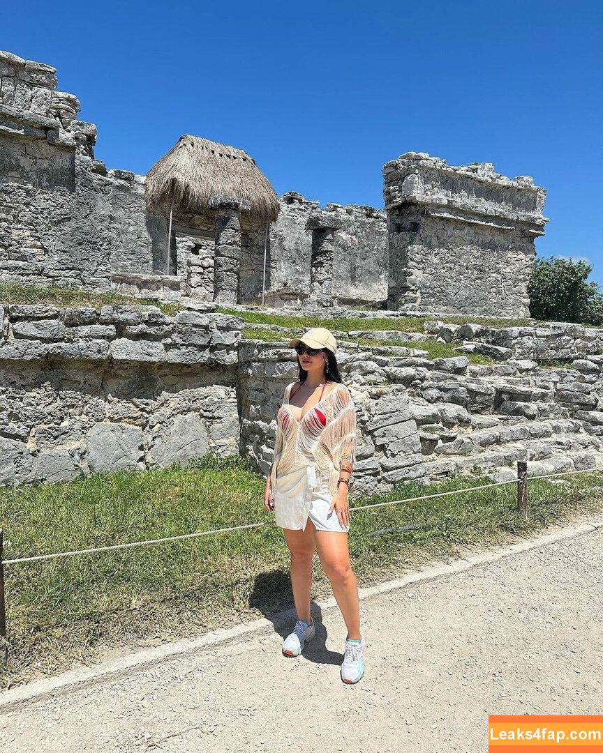 Nyvi Estephan / Discussão / nyviestephan слитое фото фото #0503