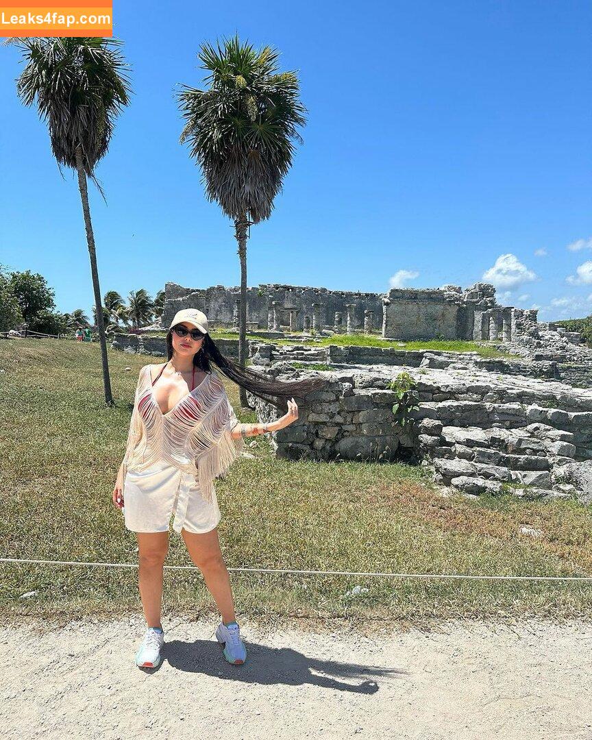 Nyvi Estephan / Discussão / nyviestephan слитое фото фото #0506