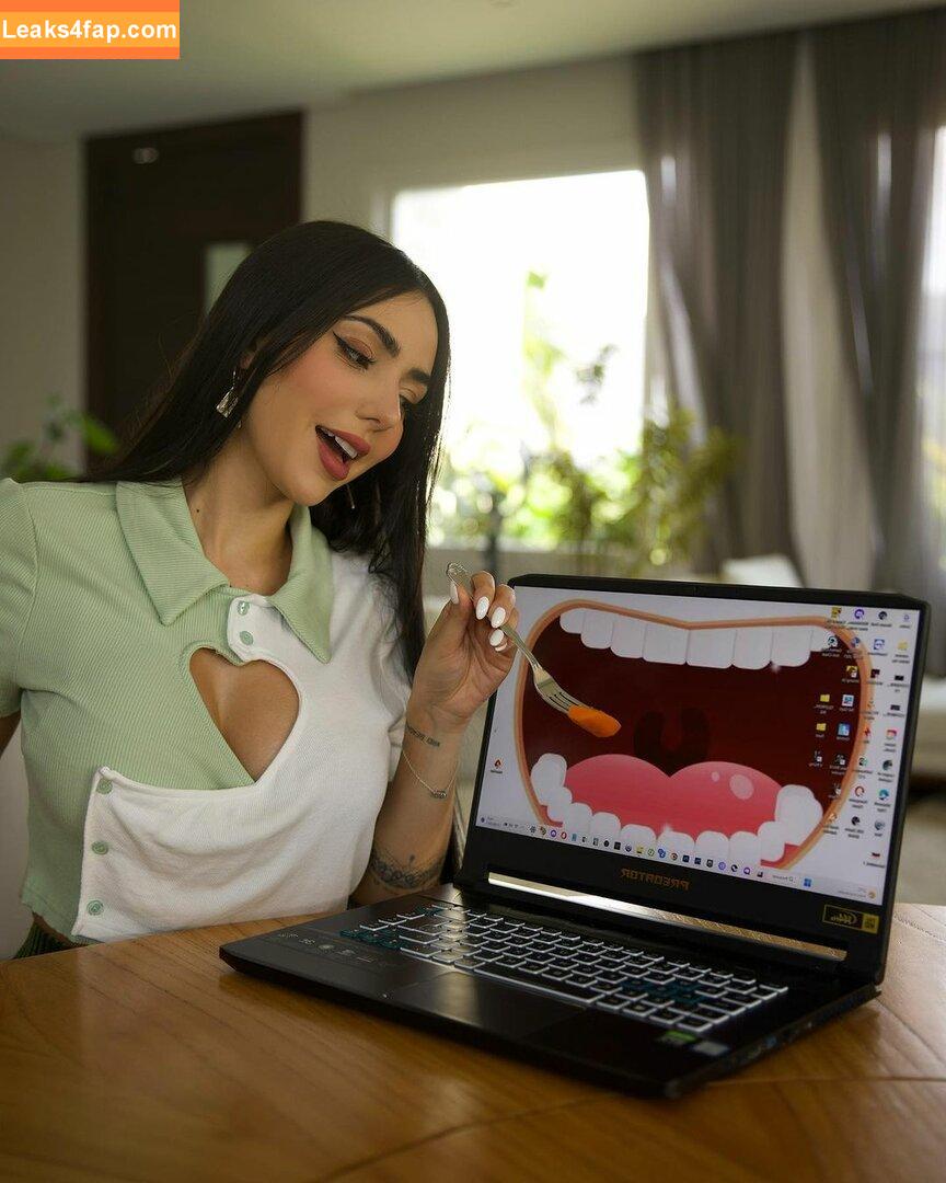 Nyvi Estephan / Discussão / nyviestephan leaked photo photo #0545