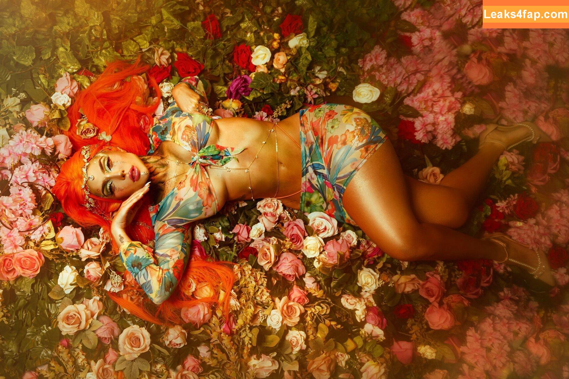 Nyvi Estephan / Discussão / nyviestephan leaked photo photo #0558