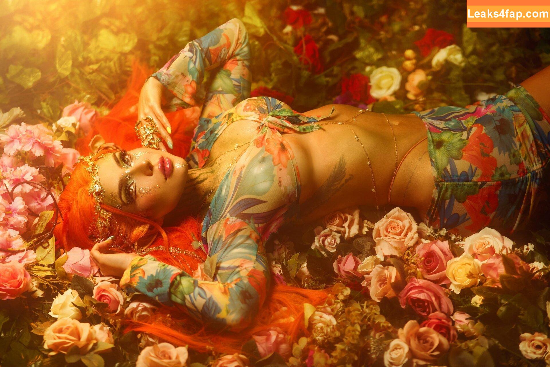 Nyvi Estephan / Discussão / nyviestephan leaked photo photo #0586