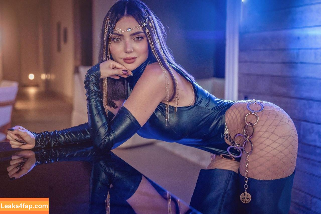 Nyvi Estephan / Discussão / nyviestephan leaked photo photo #0638