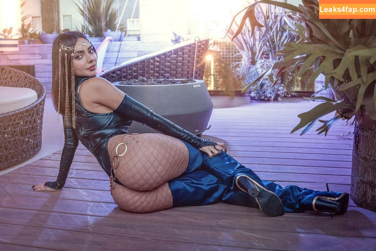 Nyvi Estephan / Discussão / nyviestephan leaked photo photo #0644