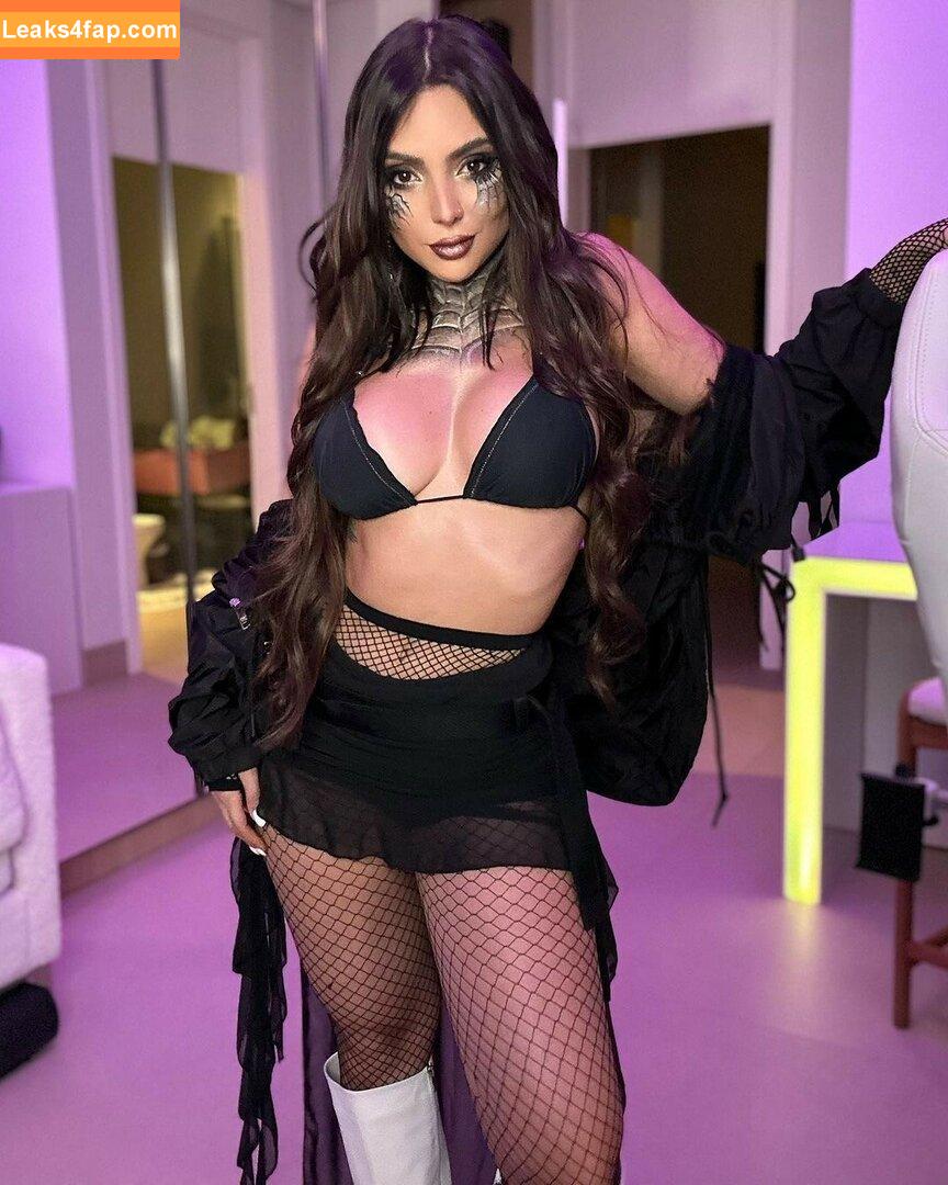 Nyvi Estephan / Discussão / nyviestephan leaked photo photo #0657