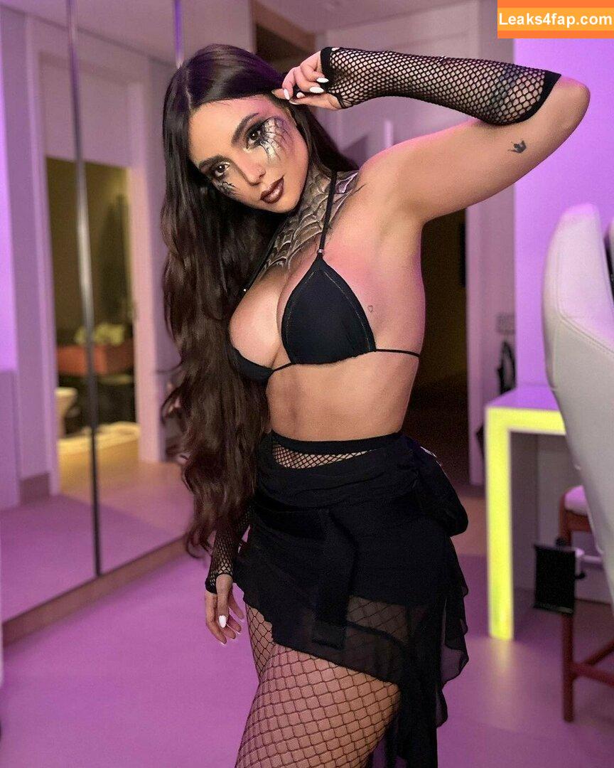 Nyvi Estephan / Discussão / nyviestephan leaked photo photo #0660