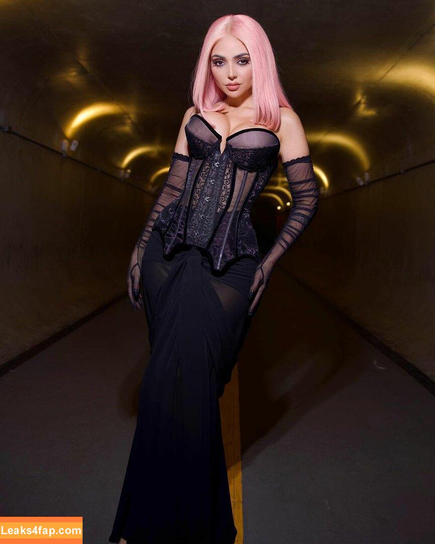 Nyvi Estephan / Discussão / nyviestephan leaked photo photo #0861