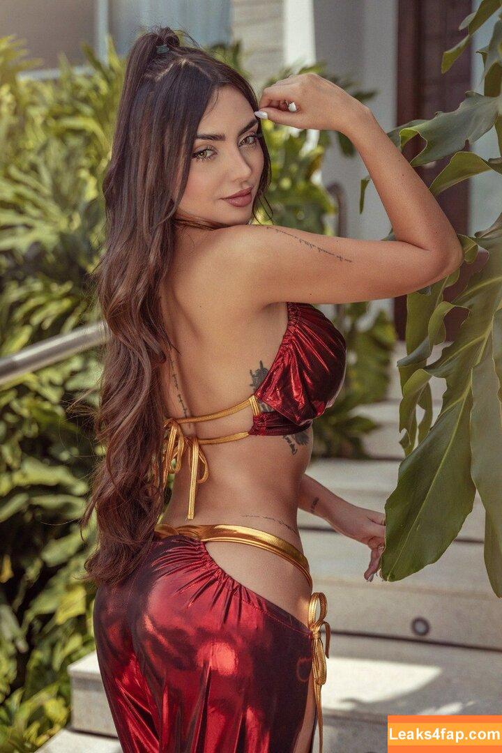 Nyvi Estephan / Discussão / nyviestephan leaked photo photo #0892