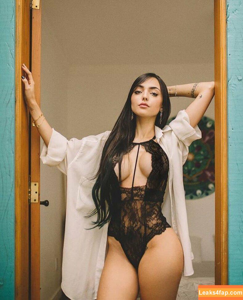 Nyvi Estephan / Discussão / nyviestephan leaked photo photo #0903