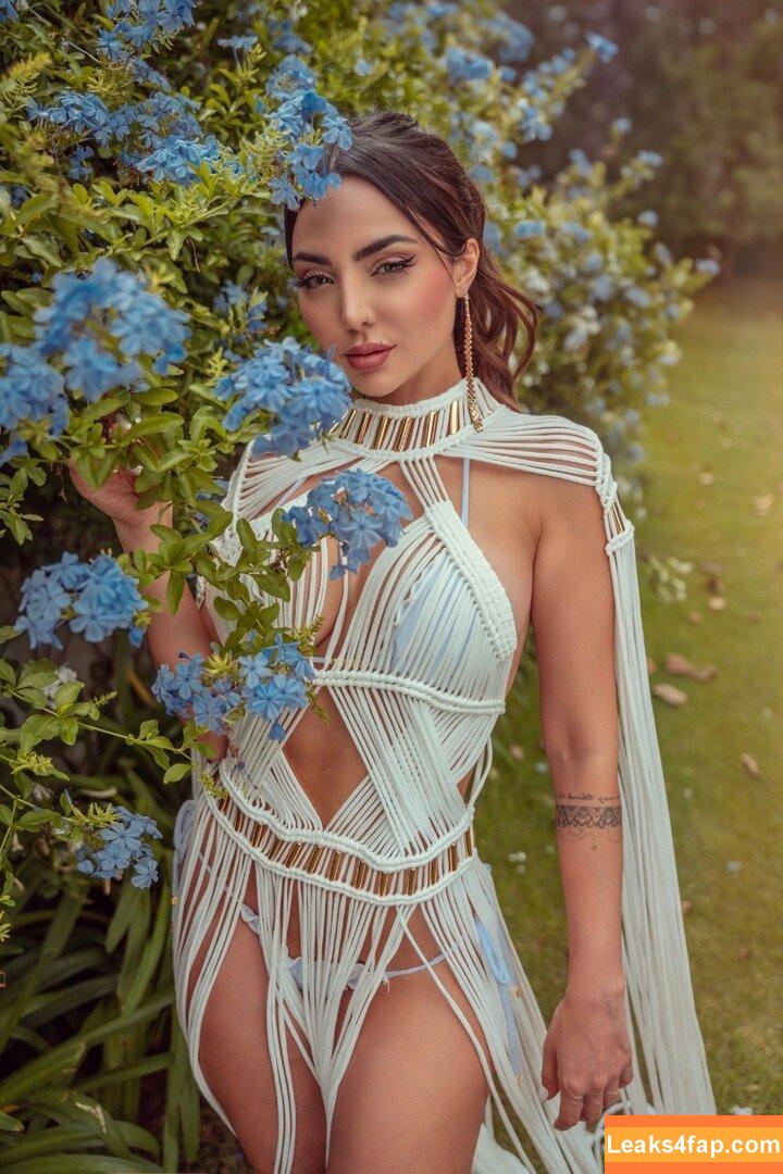 Nyvi Estephan / Discussão / nyviestephan leaked photo photo #0920