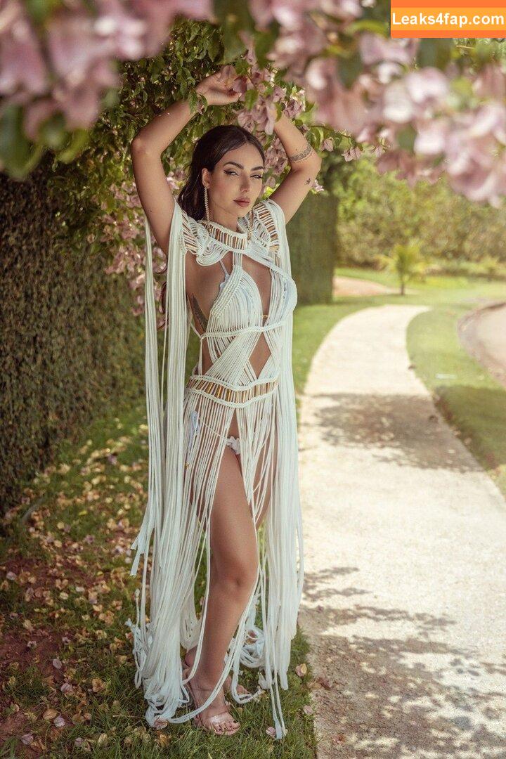 Nyvi Estephan / Discussão / nyviestephan leaked photo photo #0925