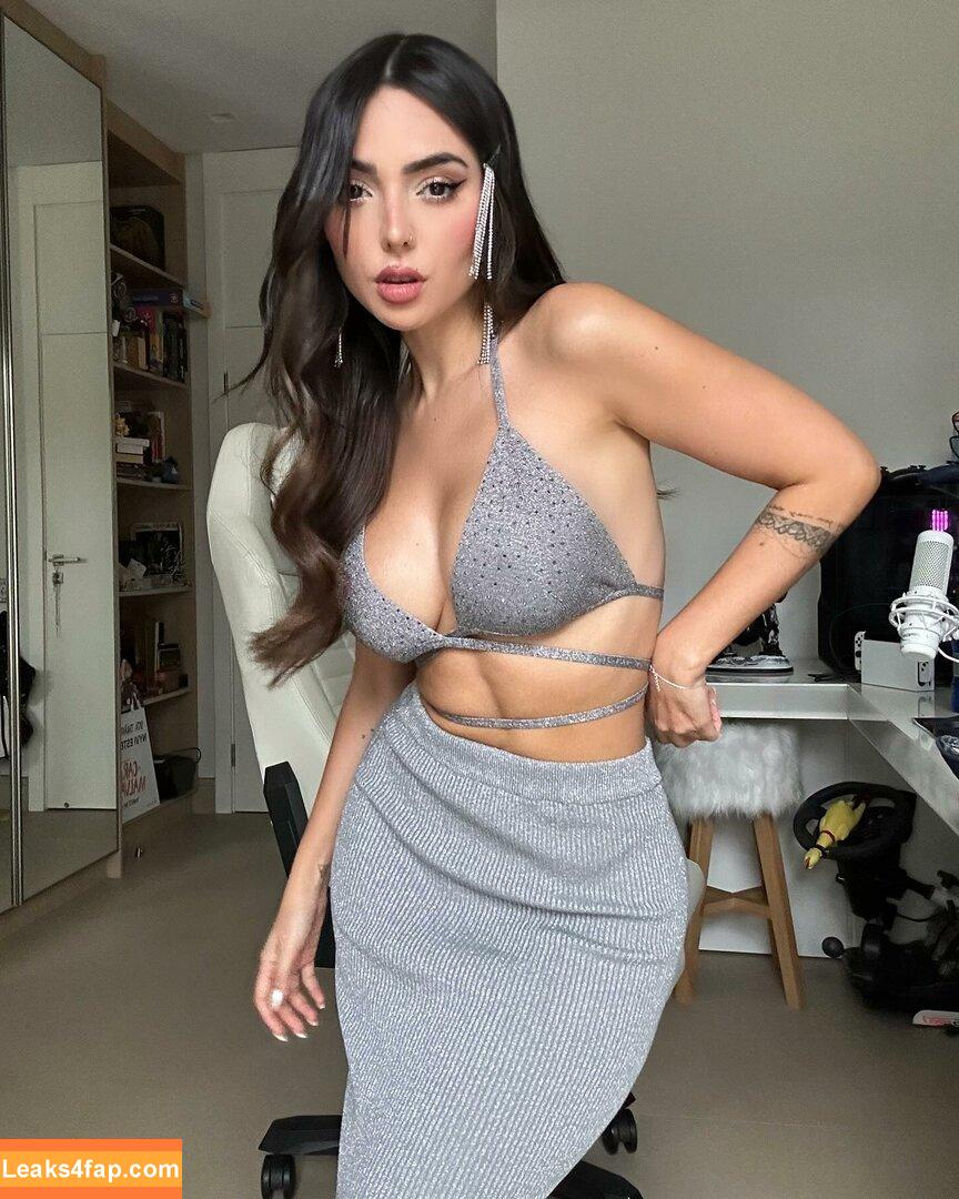 Nyvi Estephan / Discussão / nyviestephan leaked photo photo #0930