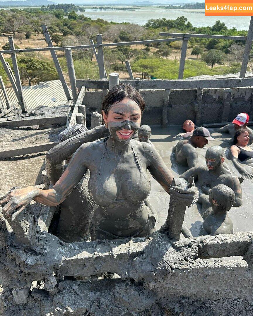 Nyvi Estephan / Discussão / nyviestephan leaked photo photo #0936