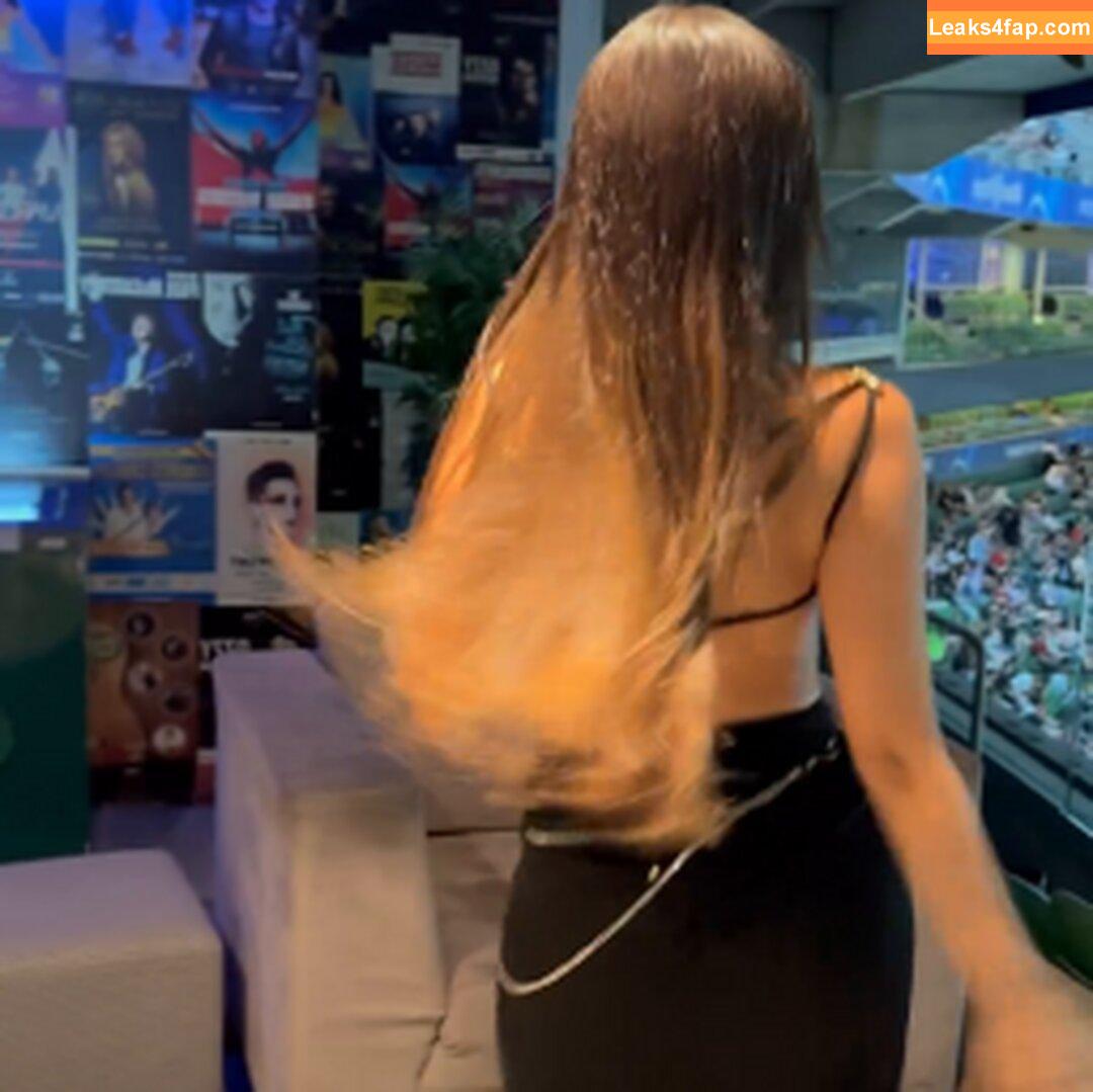 Nyvi Estephan / Discussão / nyviestephan leaked photo photo #0962