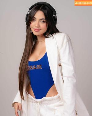 Nyvi Estephan фото #0372