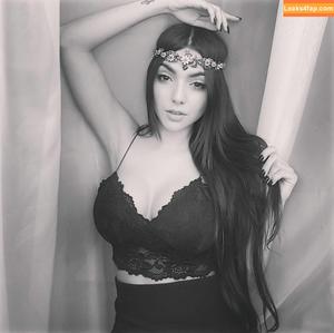 Nyvi Estephan фото #0393