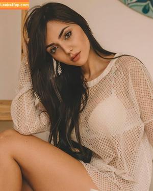 Nyvi Estephan фото #0394