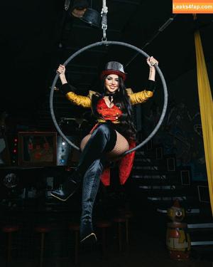 Nyvi Estephan фото #0470