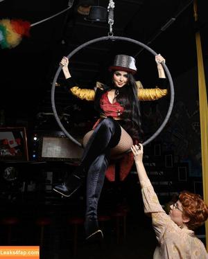 Nyvi Estephan фото #0472