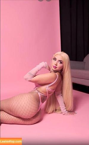 Nyvi Estephan photo #0529