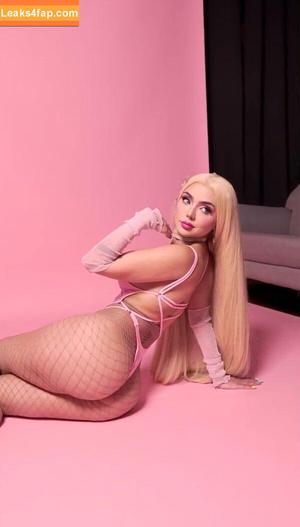 Nyvi Estephan photo #0533