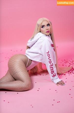 Nyvi Estephan photo #0646