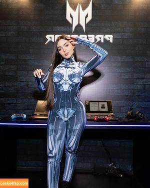 Nyvi Estephan photo #0672