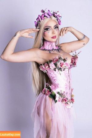 Nyvi Estephan photo #0798