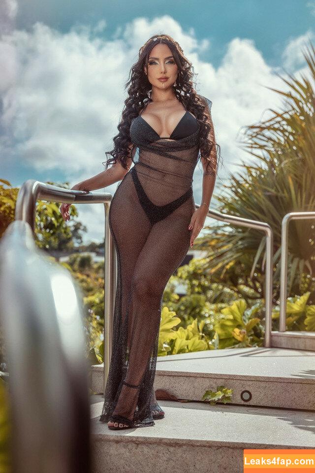 Nyvi Estephan / Discussão / nyviestephan leaked photo photo #1013