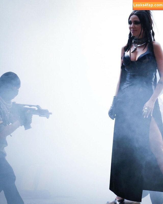 Nyvi Estephan / Discussão / nyviestephan leaked photo photo #1023