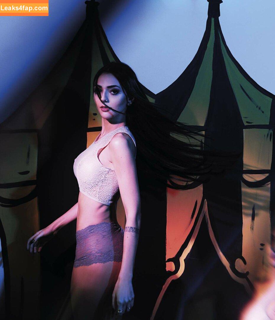 Nyvi Estephan / Discussão / nyviestephan leaked photo photo #1052