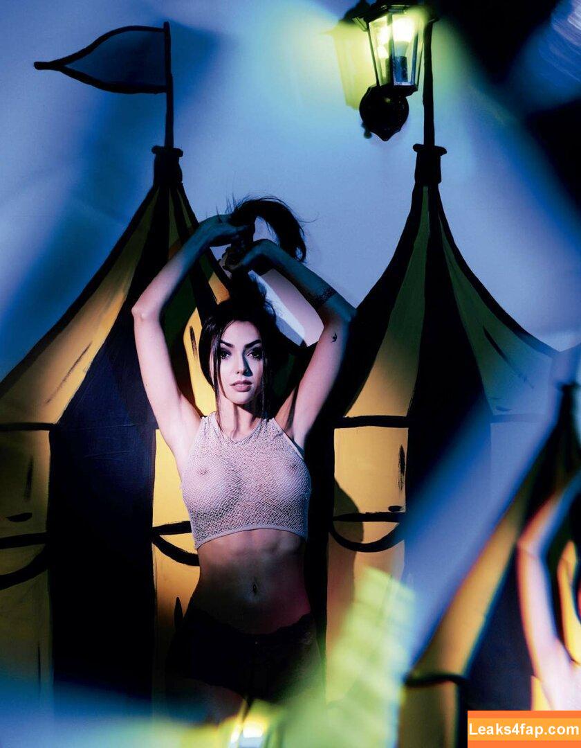 Nyvi Estephan / Discussão / nyviestephan leaked photo photo #1056