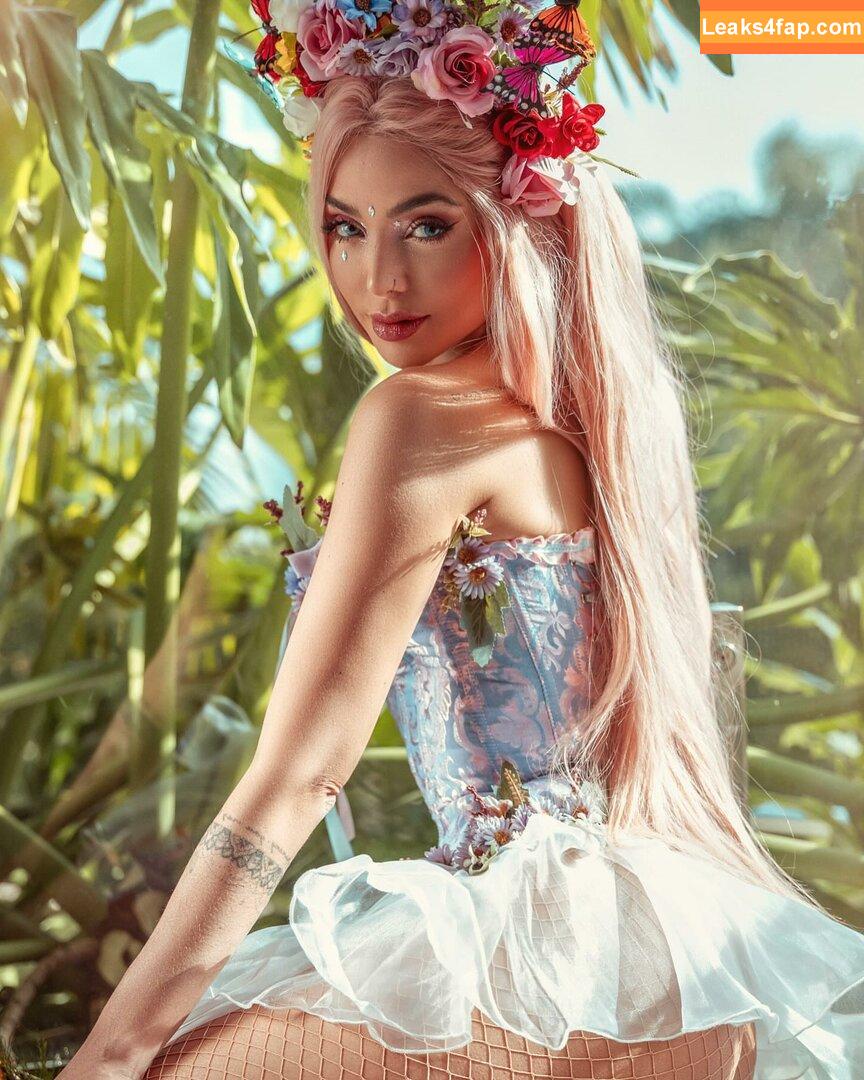 Nyvi Estephan / Discussão / nyviestephan leaked photo photo #1102