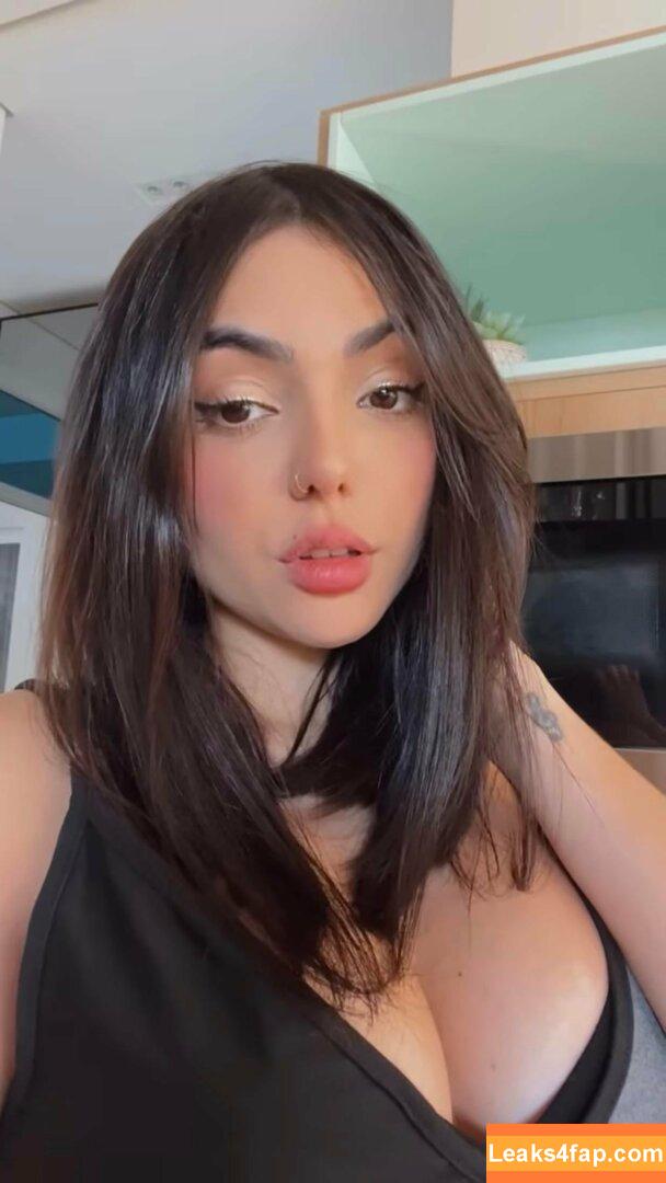 Nyvi Estephan / Discussão / nyviestephan leaked photo photo #1237