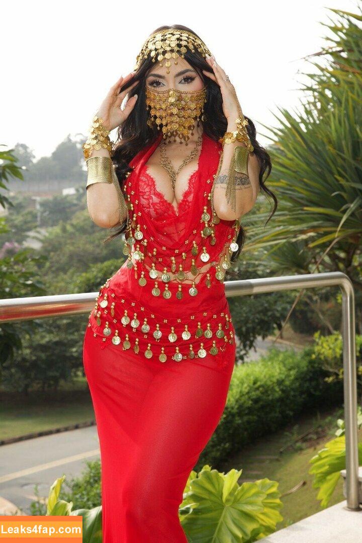 Nyvi Estephan / Discussão / nyviestephan leaked photo photo #1240