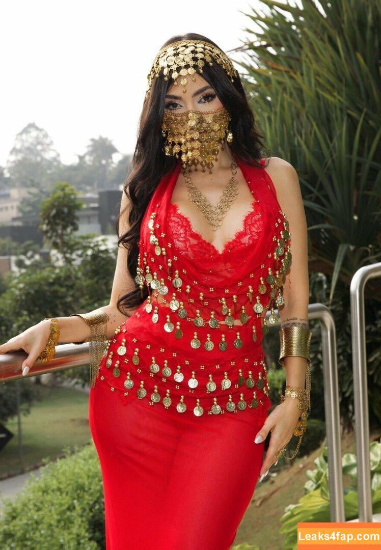 Nyvi Estephan / Discussão / nyviestephan leaked photo photo #1244