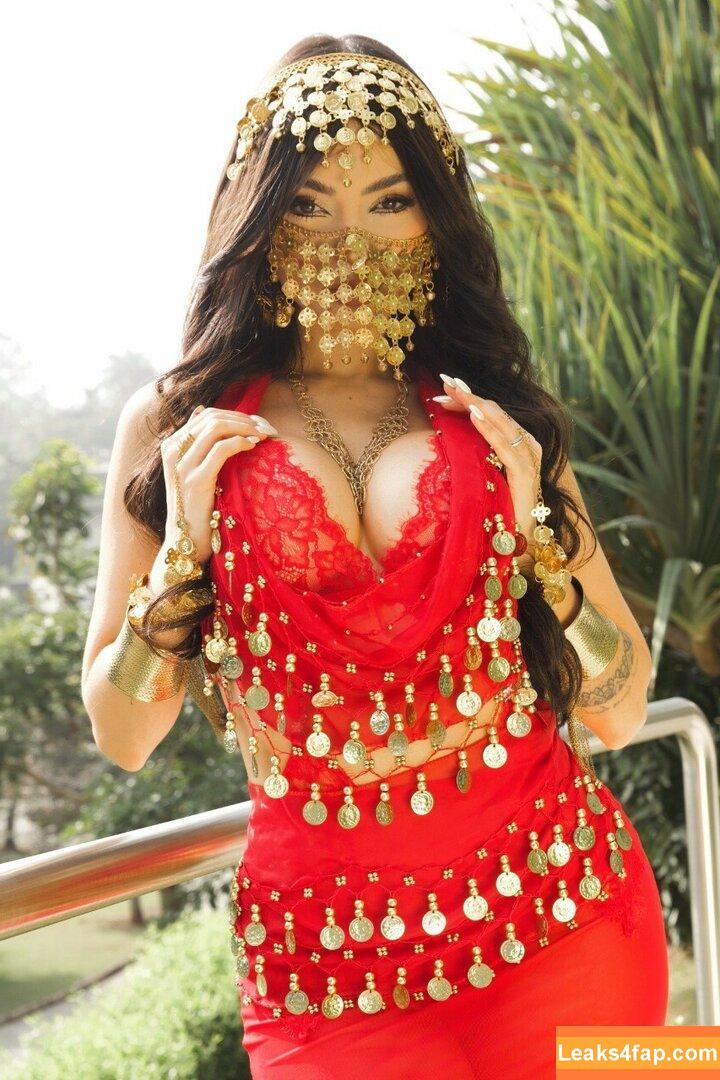 Nyvi Estephan / Discussão / nyviestephan leaked photo photo #1251