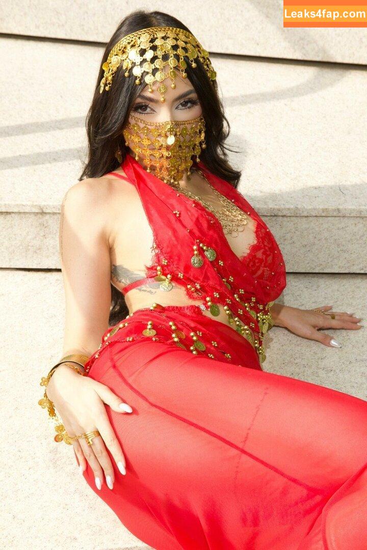 Nyvi Estephan / Discussão / nyviestephan leaked photo photo #1252