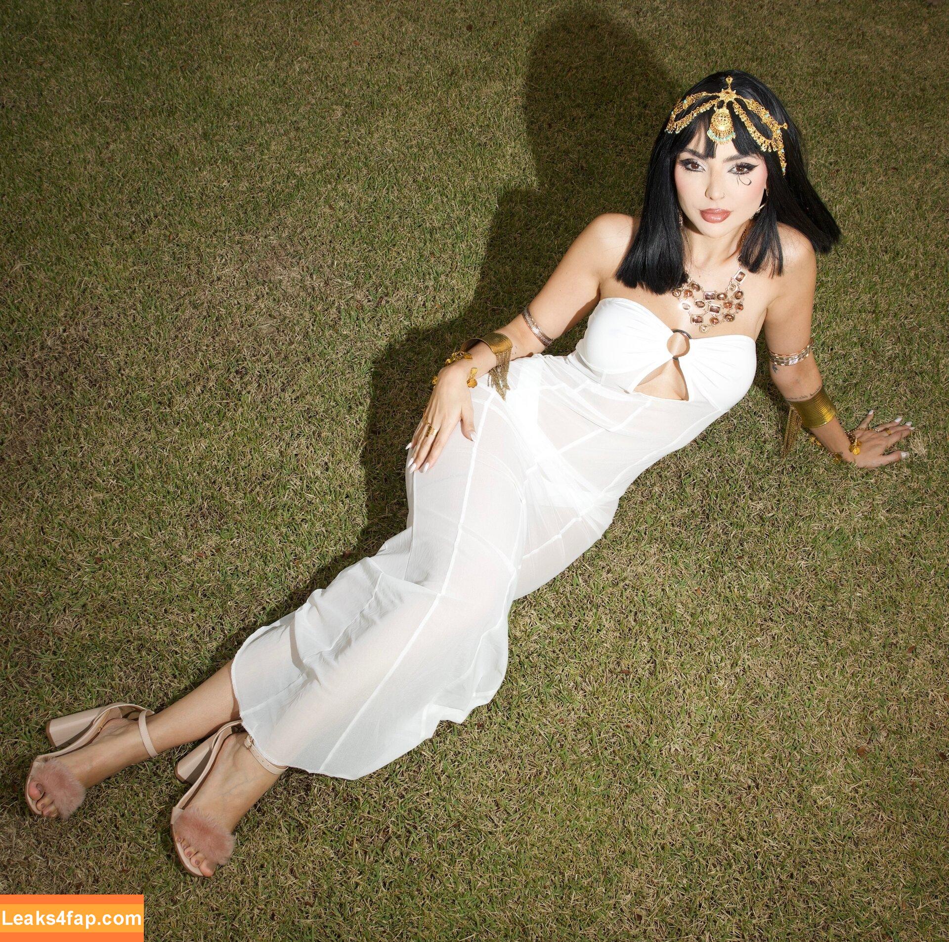 Nyvi Estephan / Discussão / nyviestephan leaked photo photo #1257