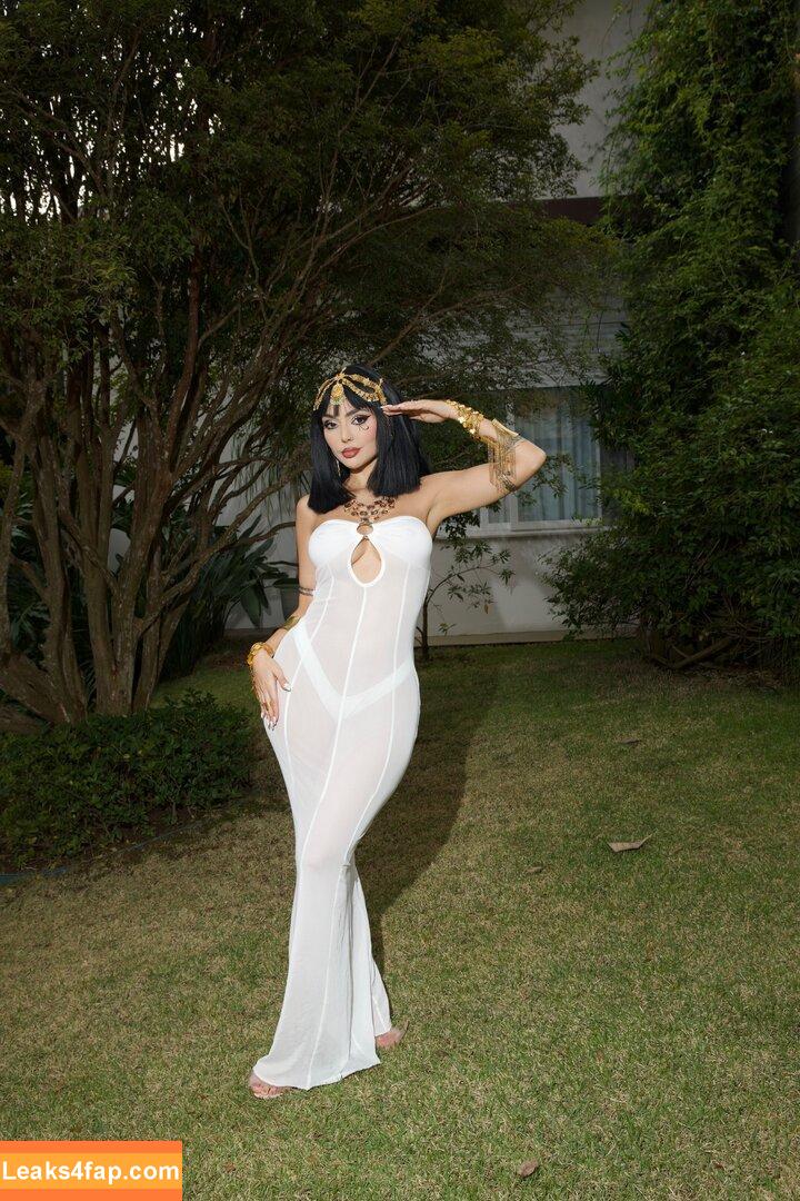 Nyvi Estephan / Discussão / nyviestephan leaked photo photo #1261