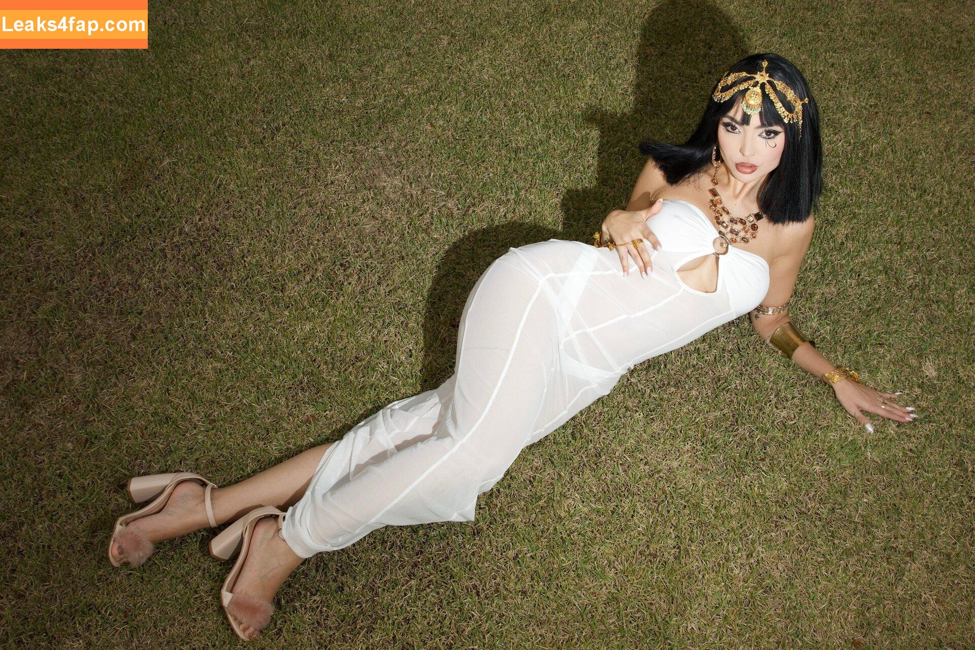 Nyvi Estephan / Discussão / nyviestephan leaked photo photo #1262