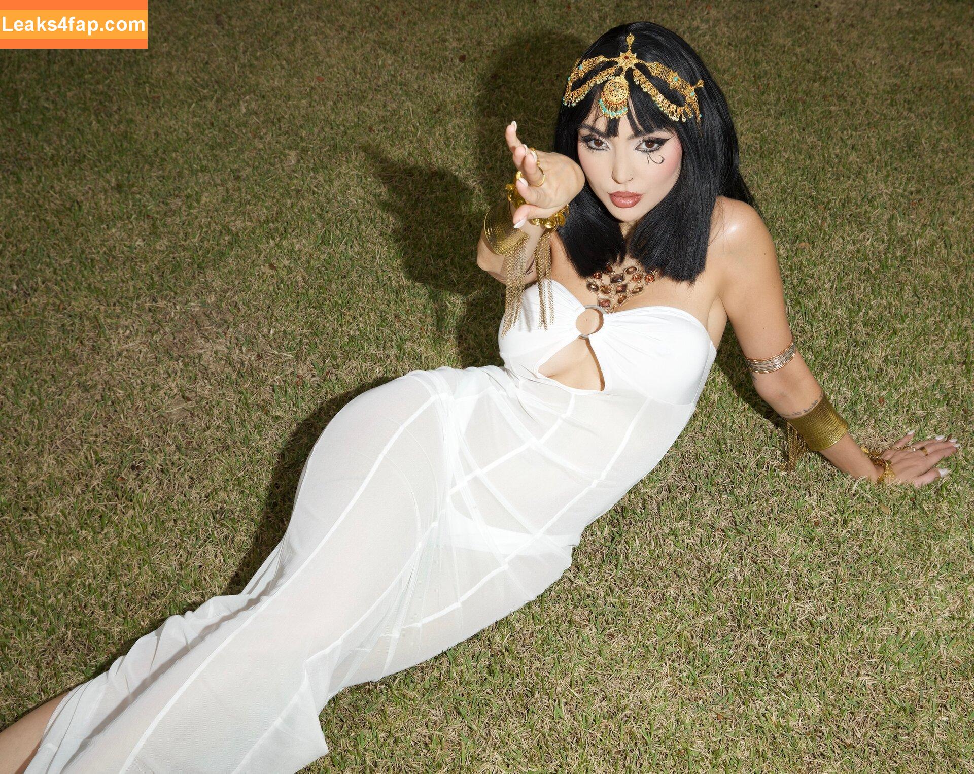 Nyvi Estephan / Discussão / nyviestephan leaked photo photo #1267