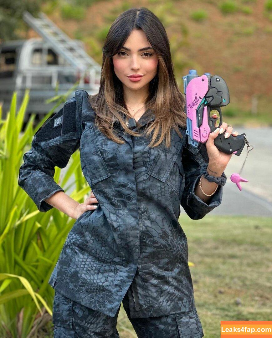 Nyvi Estephan / Discussão / nyviestephan leaked photo photo #1277