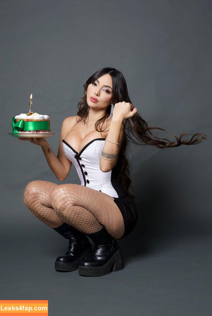 Nyvi Estephan / Discussão / nyviestephan leaked photo photo #1340