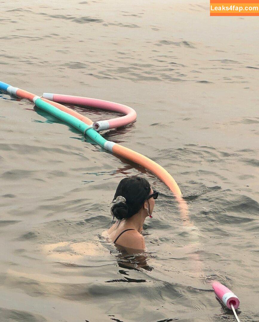 Nyvi Estephan / Discussão / nyviestephan leaked photo photo #1378
