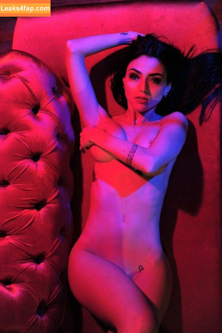 Nyvi Estephan / Discussão / nyviestephan leaked photo photo #1409